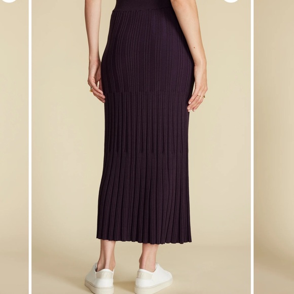 Amour Vert Knit Skirt - Picture 2 of 5